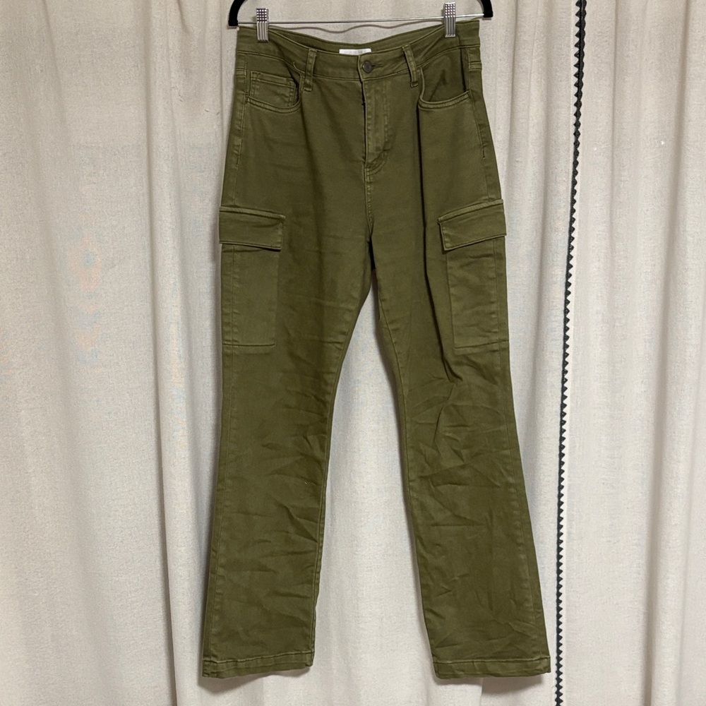 Stylish Women’s Green Cargo Pants